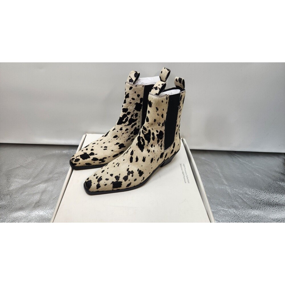 H&M‎ Size 7 US Cream Cowhide Print Leather Boots